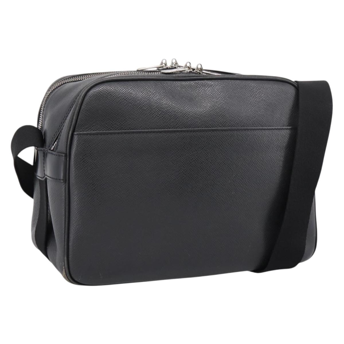 Louis Vuitton Anton Taiga ショルダーPM ノワール Louis Vuitton
