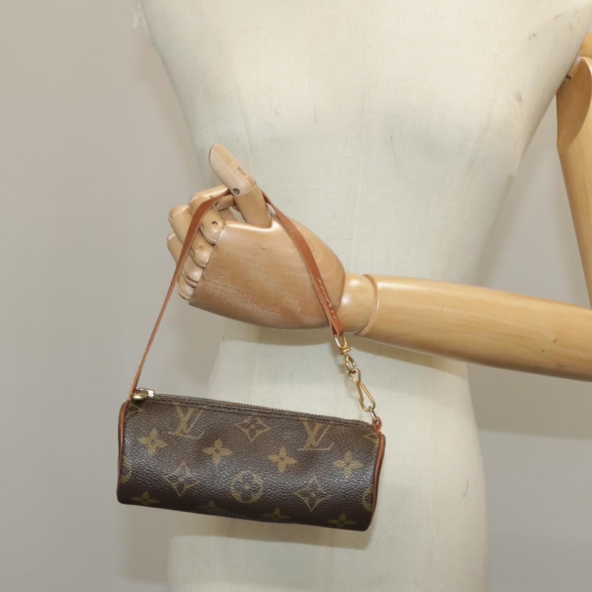 LOUIS VUITTON Monogram Papillon Pouch LV Auth 100072