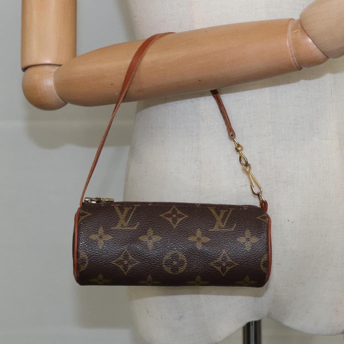 LOUIS VUITTON Monogram Papillon Pouch LV Auth 100081