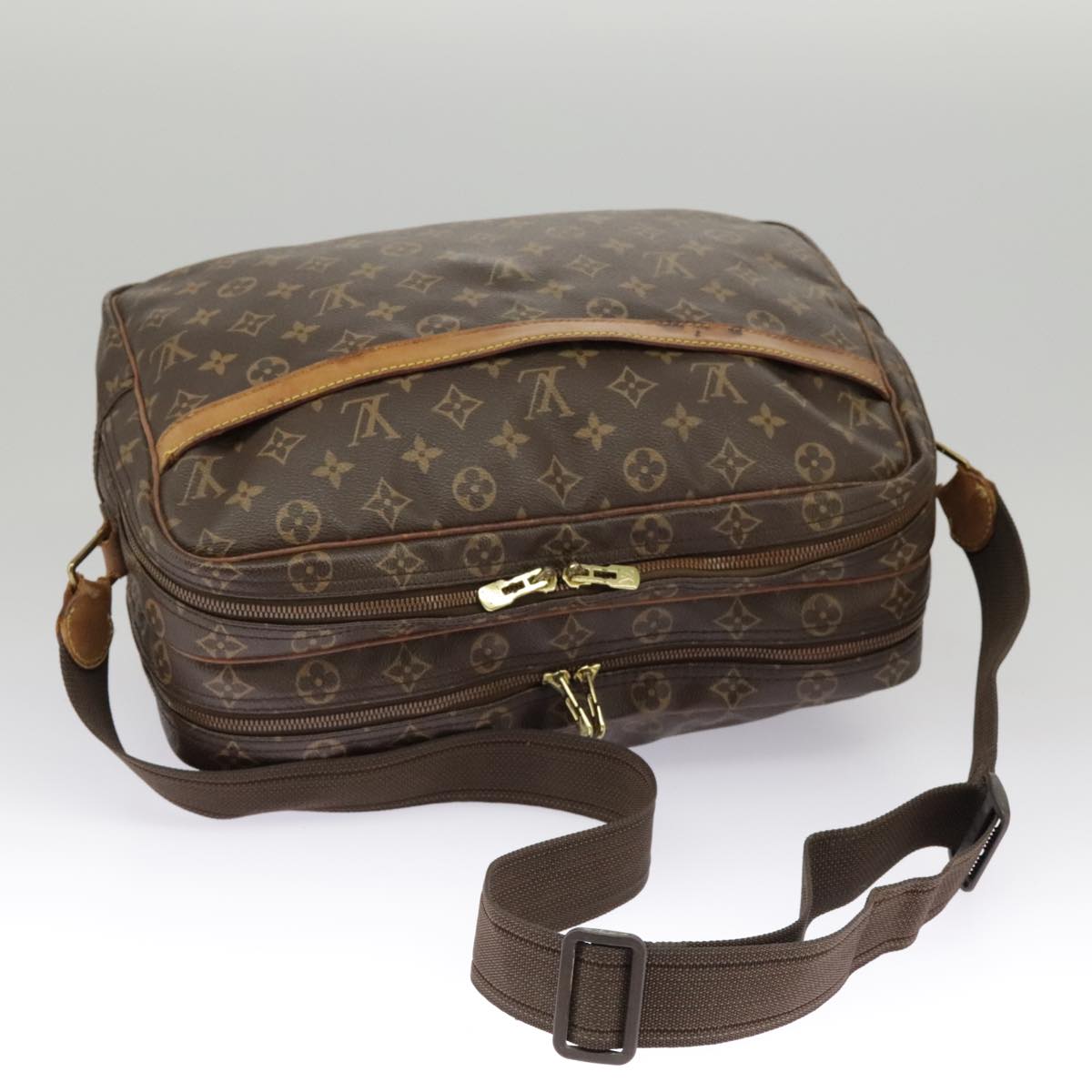 LOUIS VUITTON Monogram Reporter GM Shoulder Bag M45252 LV Auth 100136