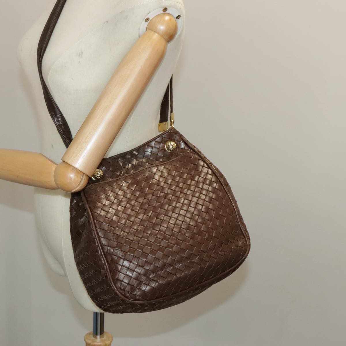 BOTTEGA VENETA INTRECCIATO Shoulder Bag Leather Brown Gold Auth 100150