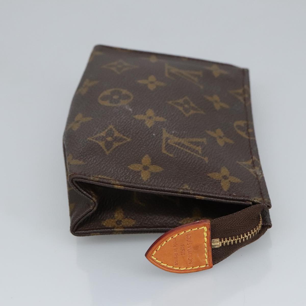 LOUIS VUITTON Monogram Poche Toilette 15 Pouch M47546 LV Auth 100309