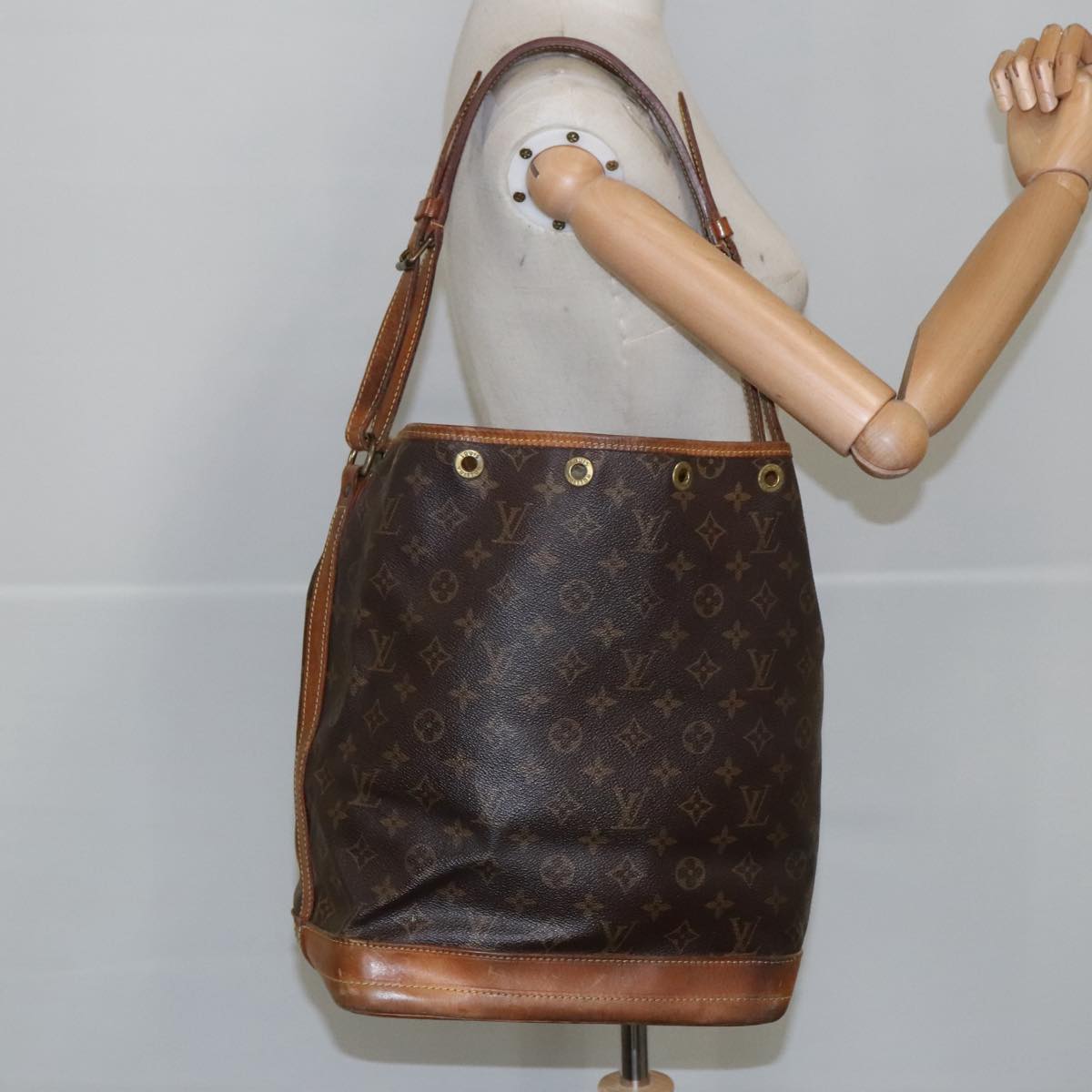 LOUIS VUITTON Monogram Noe Shoulder Bag M42224 LV Auth 100424