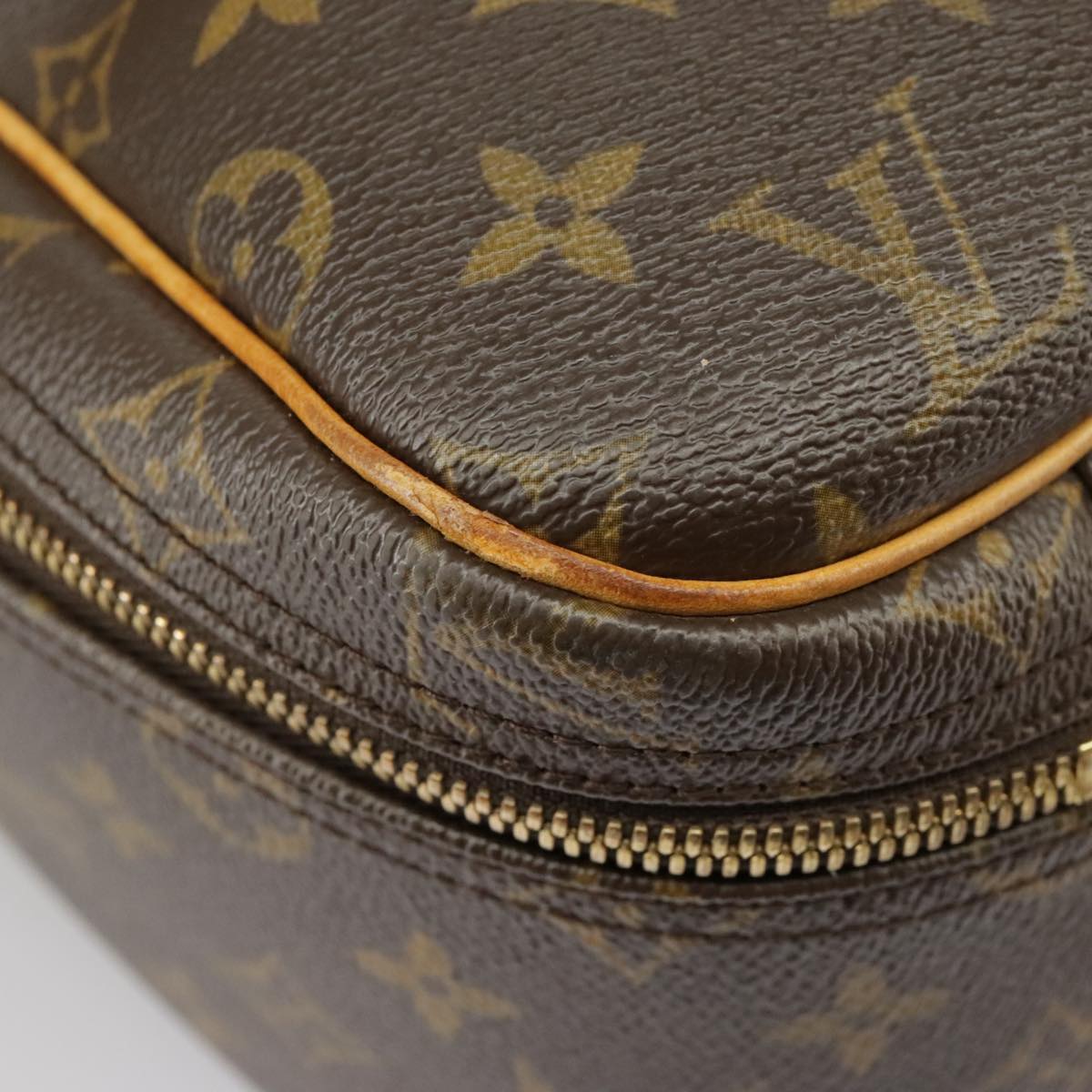 LOUIS VUITTON Monogram Excursion Hand Bag M41450 LV Auth 100437