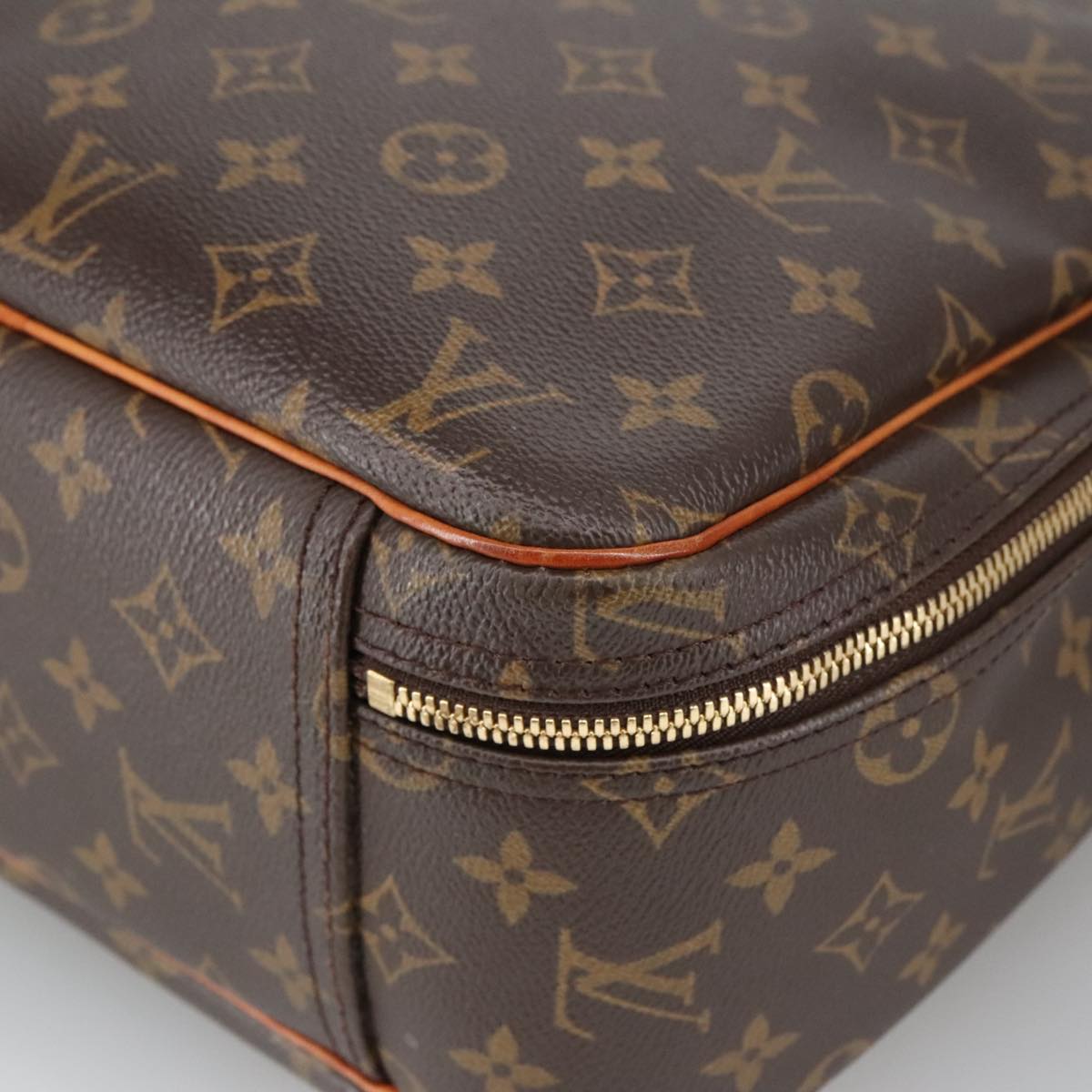 LOUIS VUITTON Monogram Excursion Hand Bag M41450 LV Auth 100440