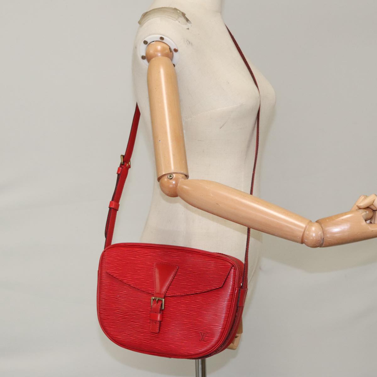 LOUIS VUITTON Epi Jeune Fille MM Shoulder Bag Red M52157 LV Auth 100462