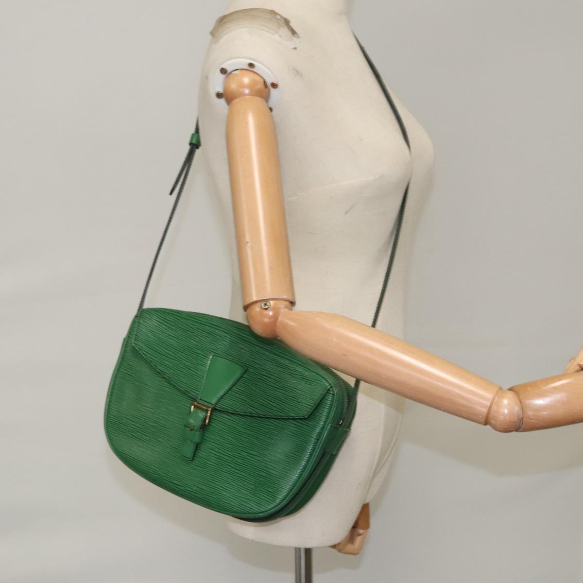 LOUIS VUITTON Epi Jeune Fille MM Shoulder Bag Green M52154 LV Auth 100463