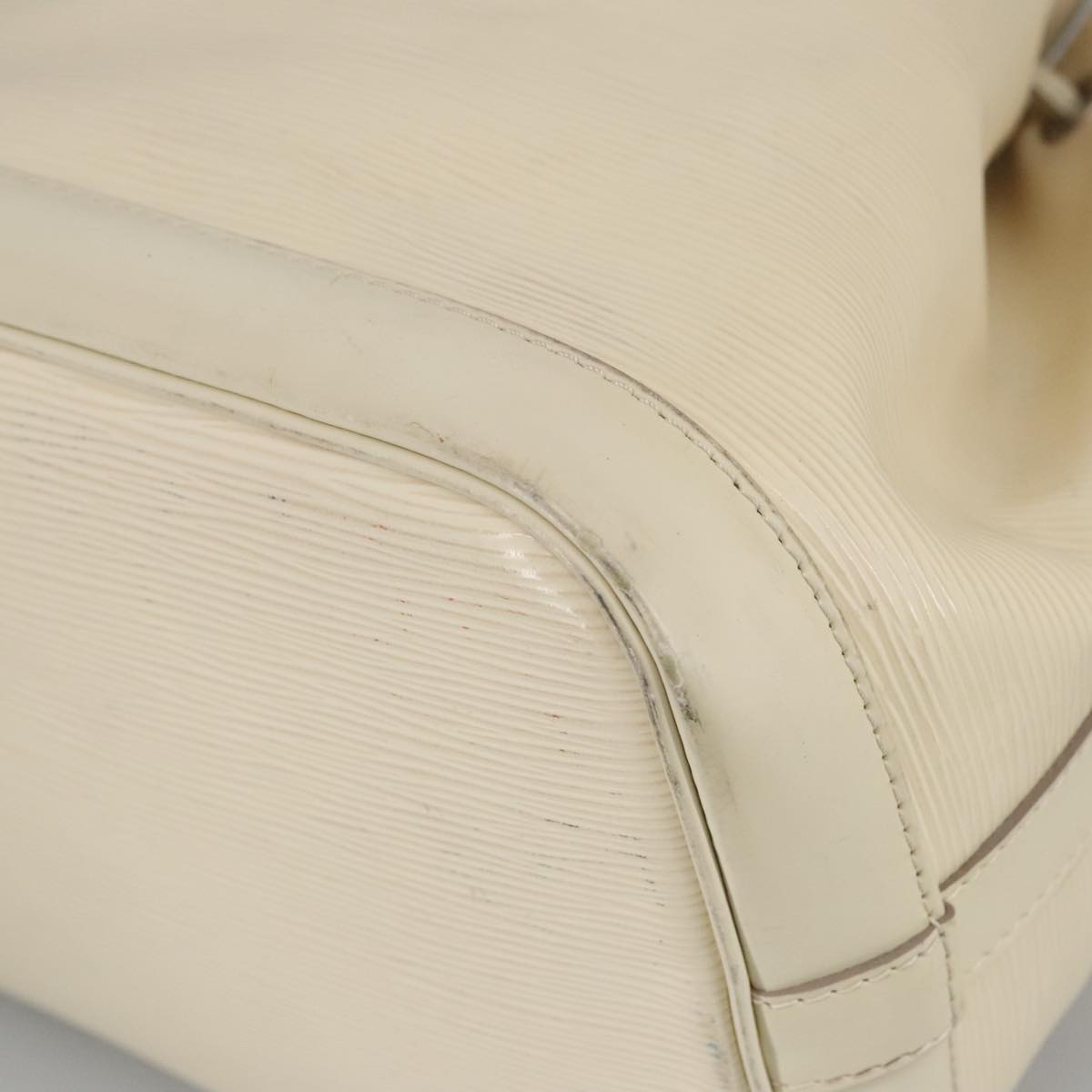 LOUIS VUITTON Epi Petit Noe Shoulder Bag White Yvoire M4084J LV Auth 100513