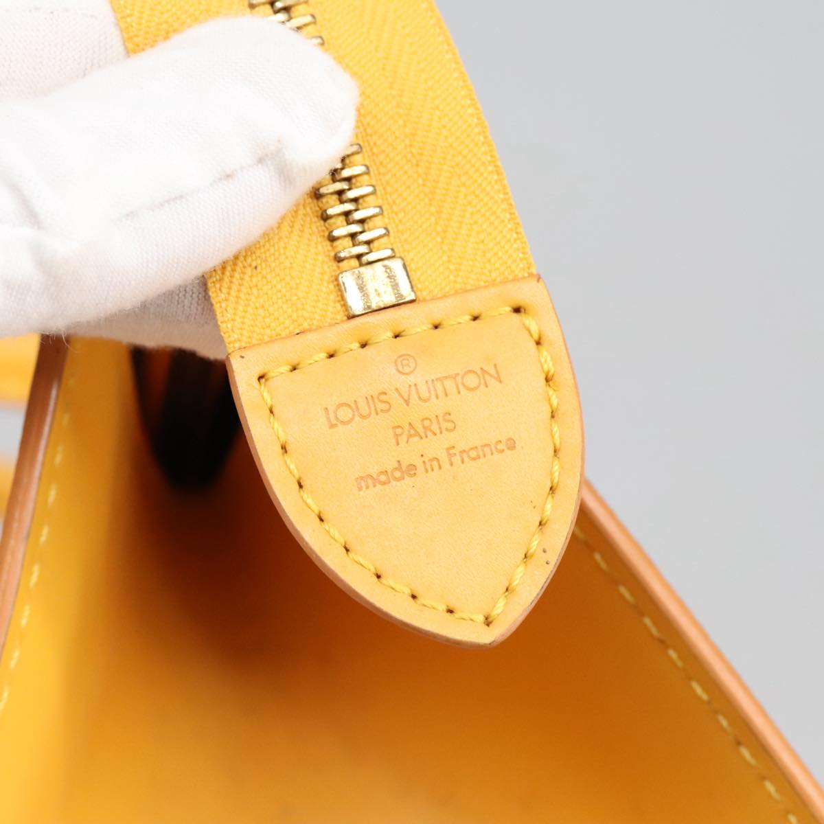 LOUIS VUITTON Epi Sac Triangle Hand Bag Yellow M52099 LV Auth 100522