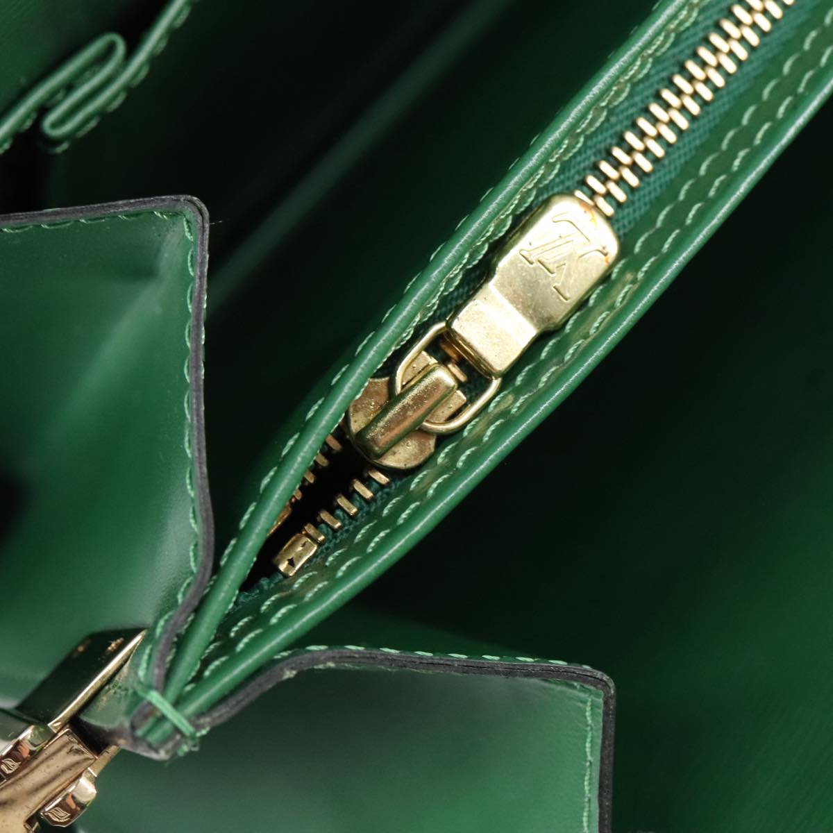 LOUIS VUITTON Epi Capuchin Shoulder Bag Green M52344 LV Auth 100550