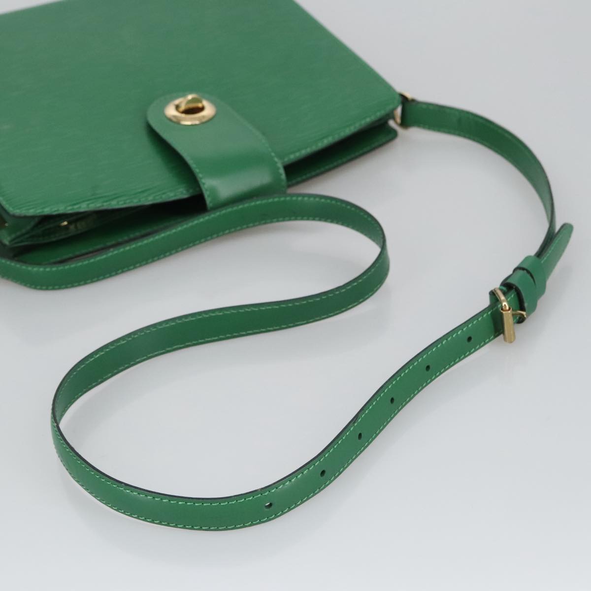 LOUIS VUITTON Epi Capuchin Shoulder Bag Green M52344 LV Auth 100550