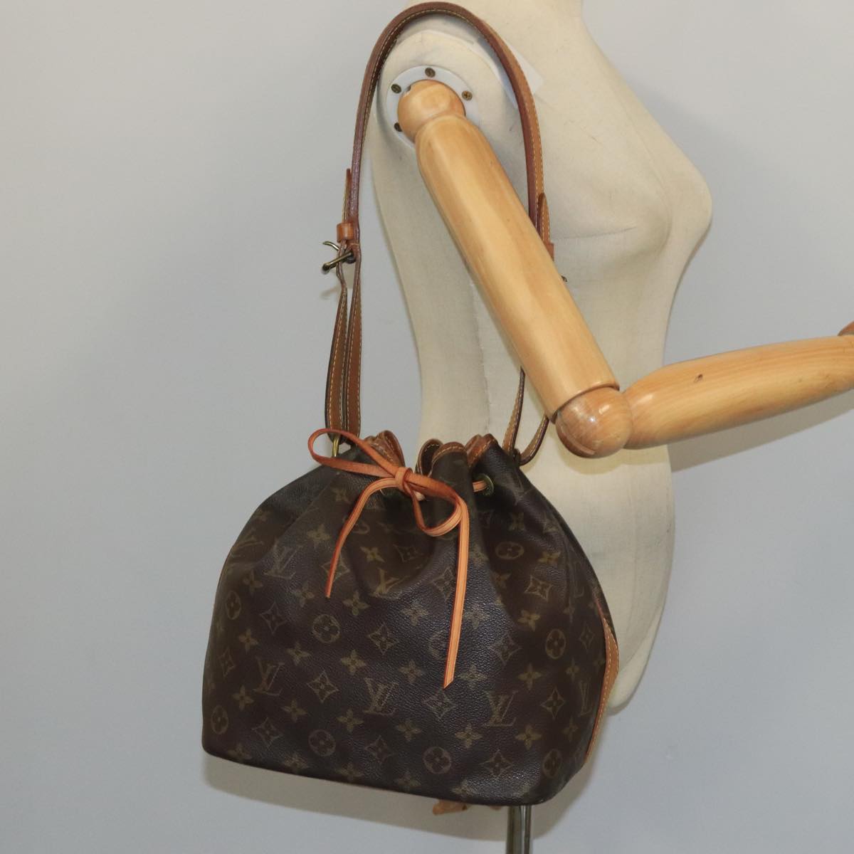 LOUIS VUITTON Monogram Petit Noe Shoulder Bag M42226 LV Auth 100557