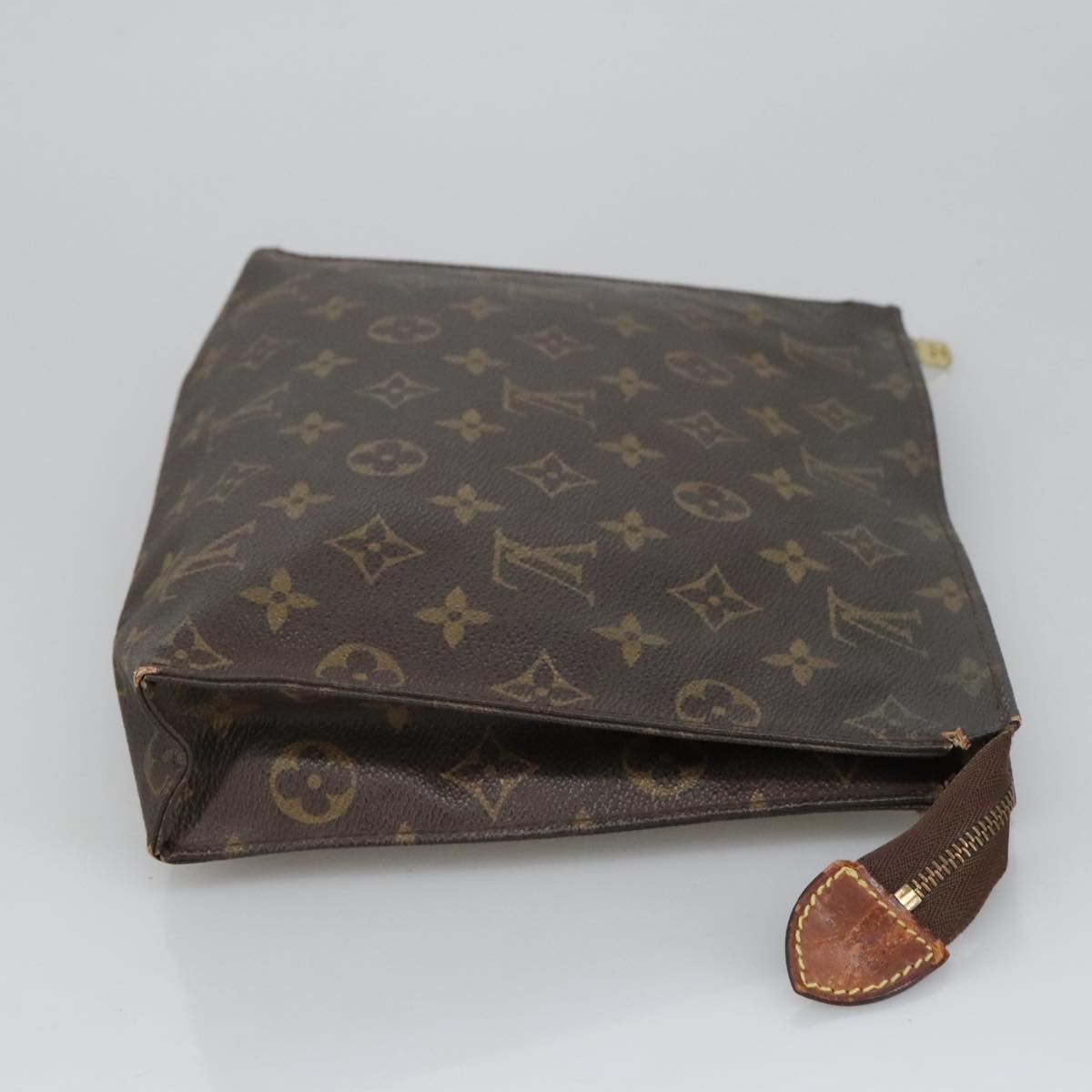 LOUIS VUITTON Monogram Poche Toilette 26 Pouch M47542 LV Auth 100572