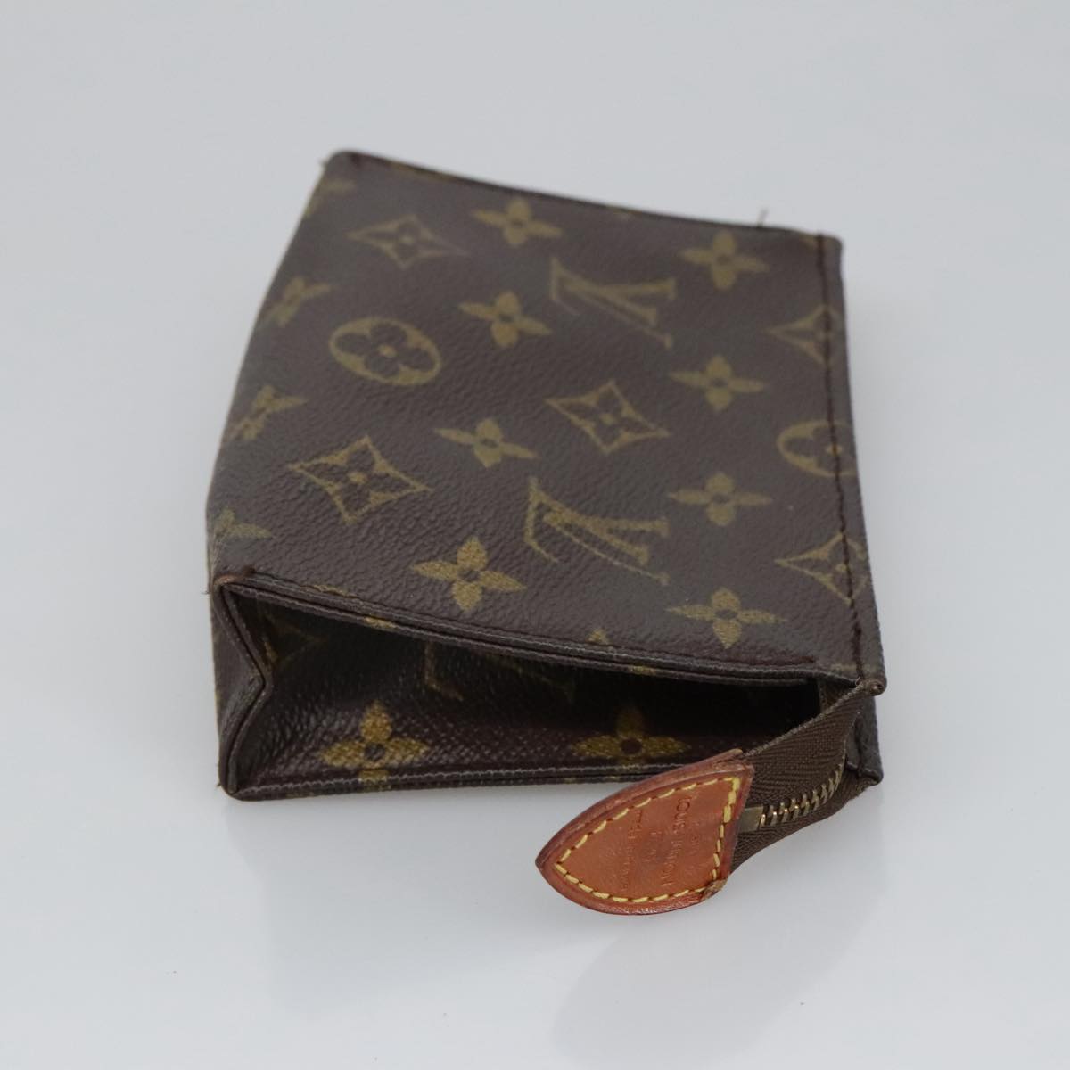 LOUIS VUITTON Monogram Poche Toilette 15 Pouch M47546 LV Auth 100613