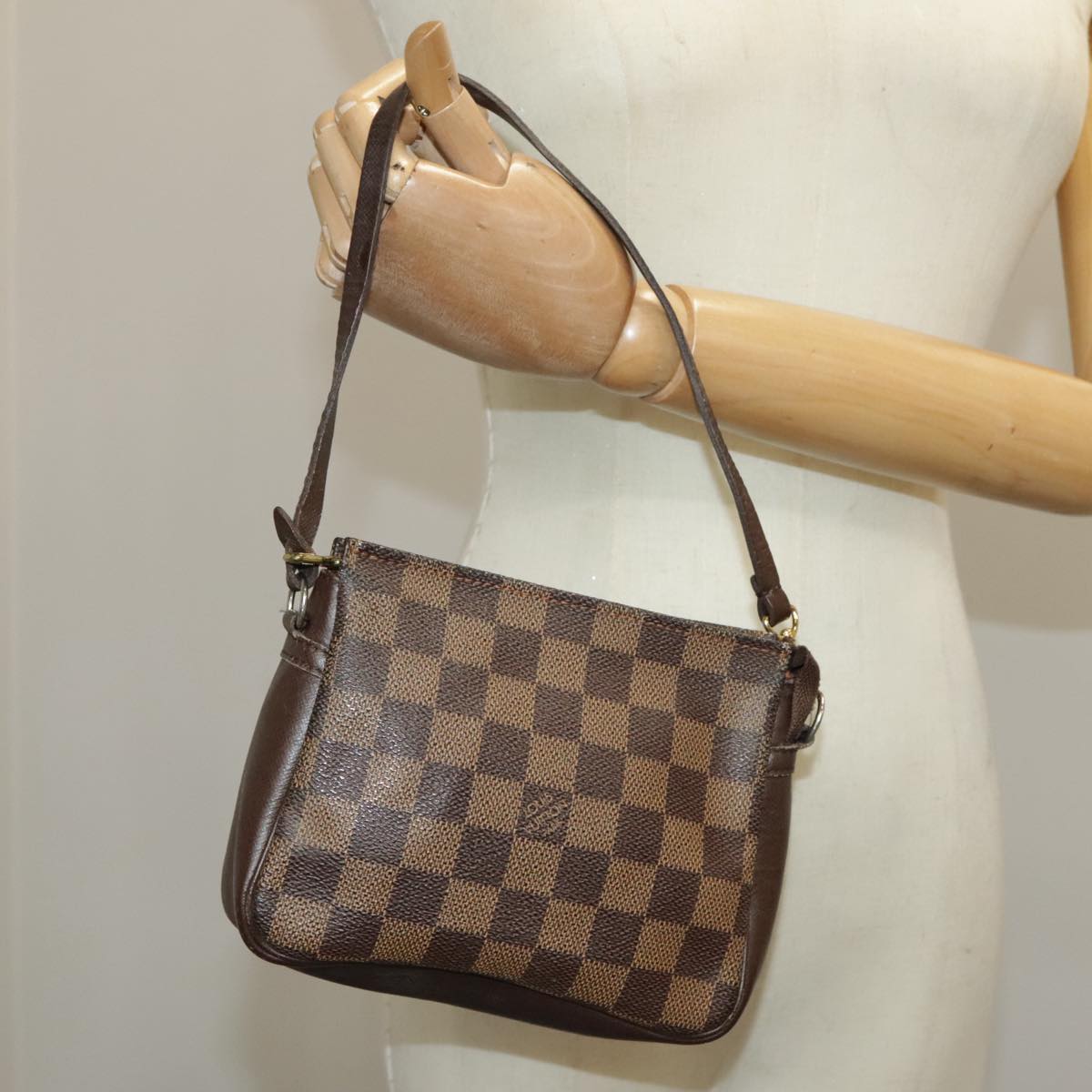 LOUIS VUITTON Damier Ebene Trousse Makeup Pouch N51982 LV Auth 100618