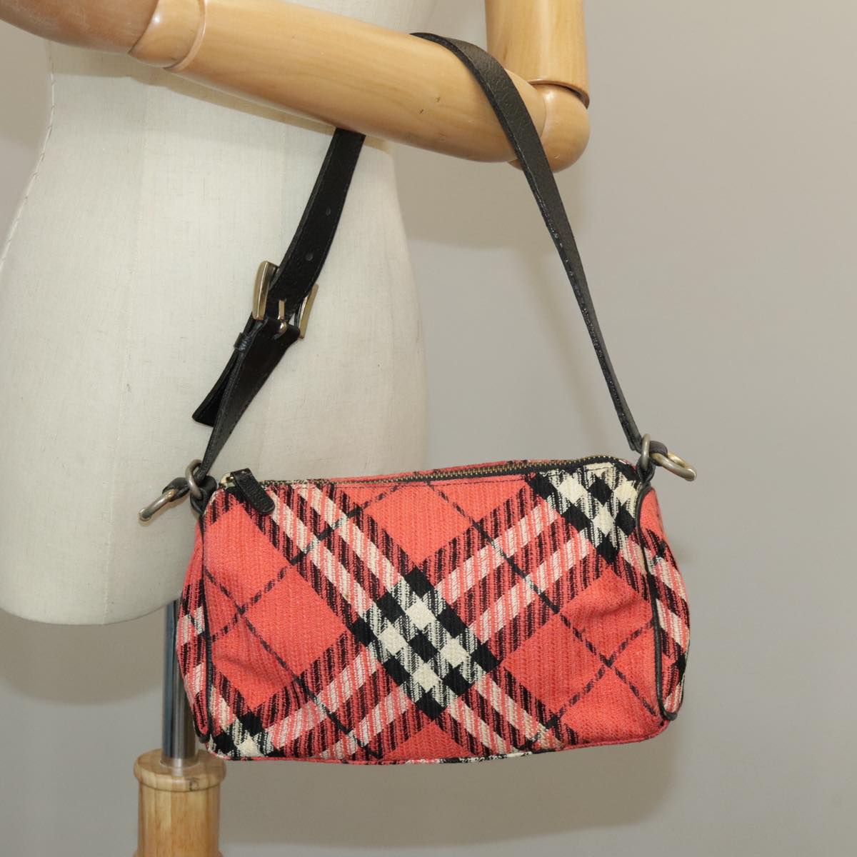 BURBERRY Nova Check Blue Label Hand Bag Canvas Red Auth 100639