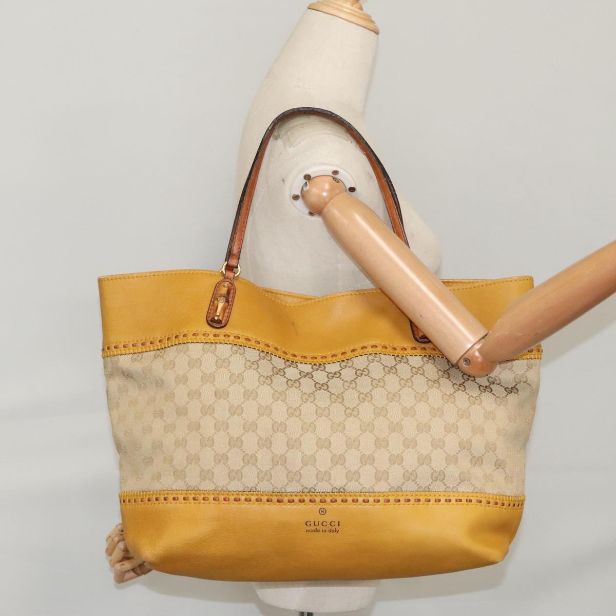 GUCCI GG Canvas Bamboo Tote Bag Beige Gold 339000 Auth 100704