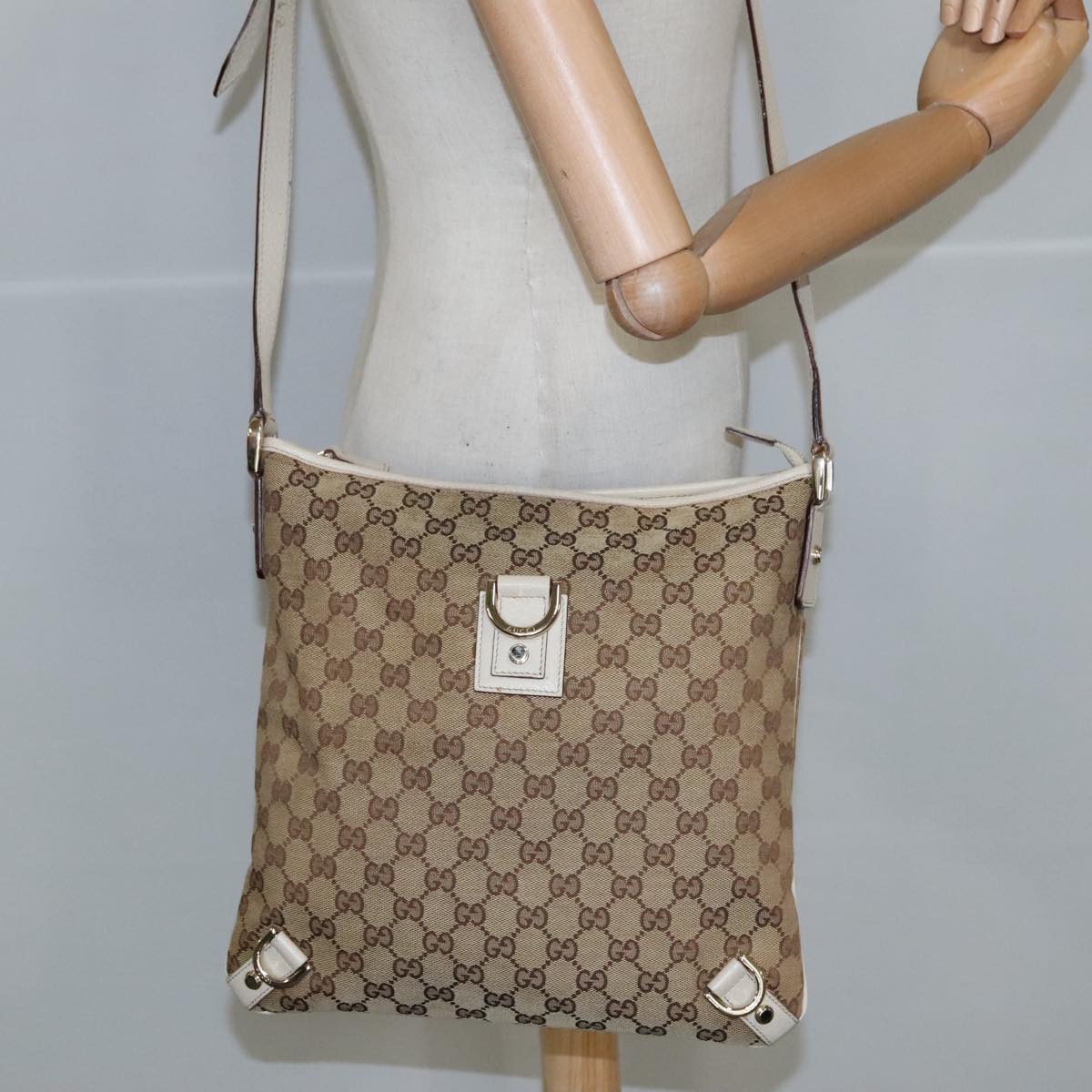 GUCCI GG Canvas Shoulder Bag Beige Gold 131326 Auth 100719