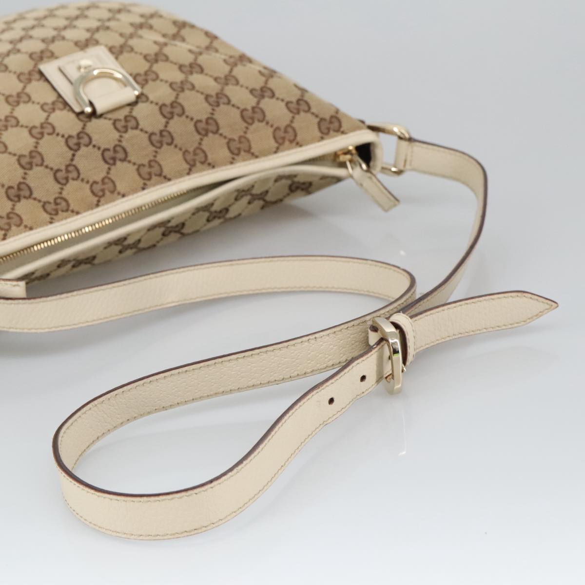 GUCCI GG Canvas Shoulder Bag Beige Gold 131326 Auth 100719