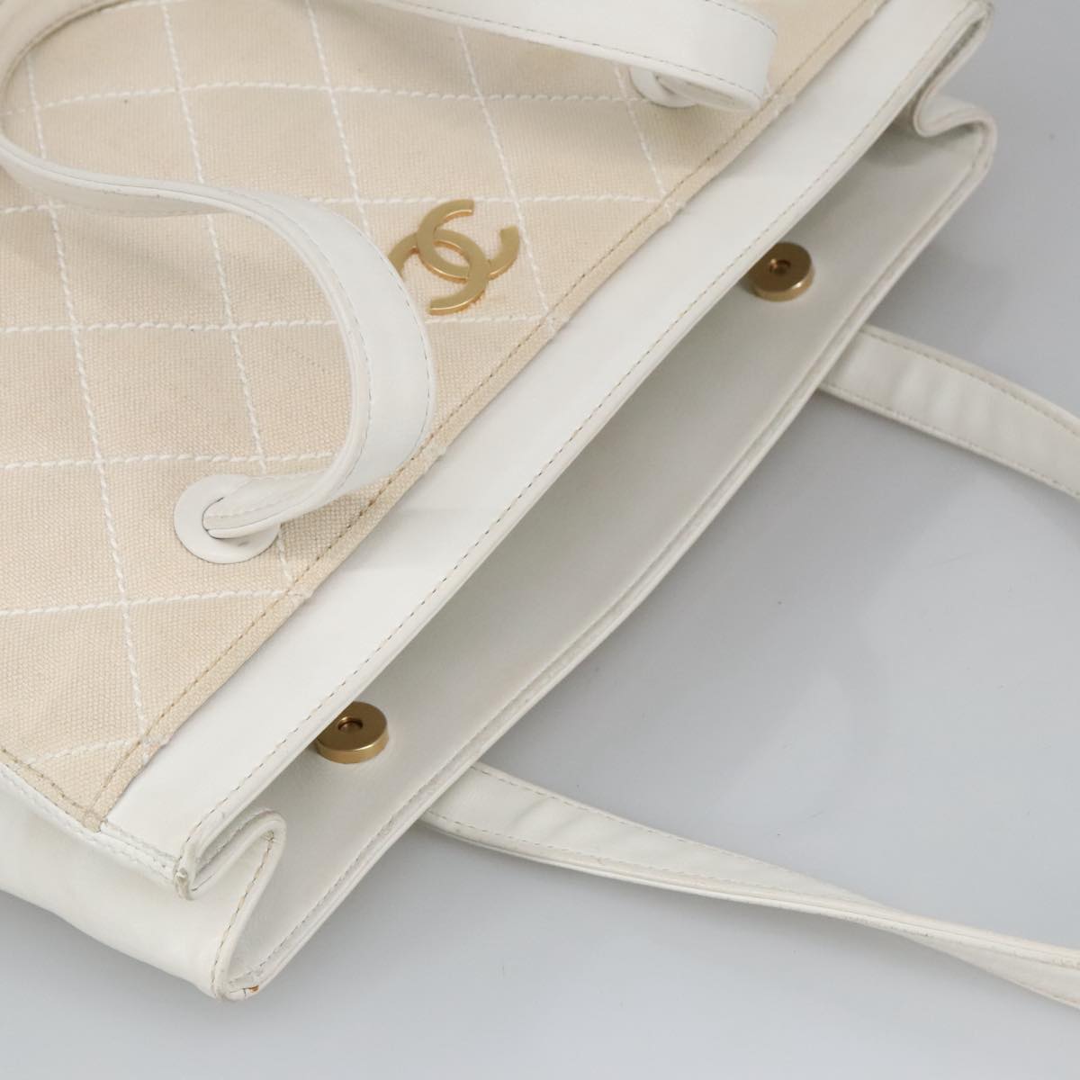 CHANEL Tote Bag Canvas Gold White CC Auth 100722