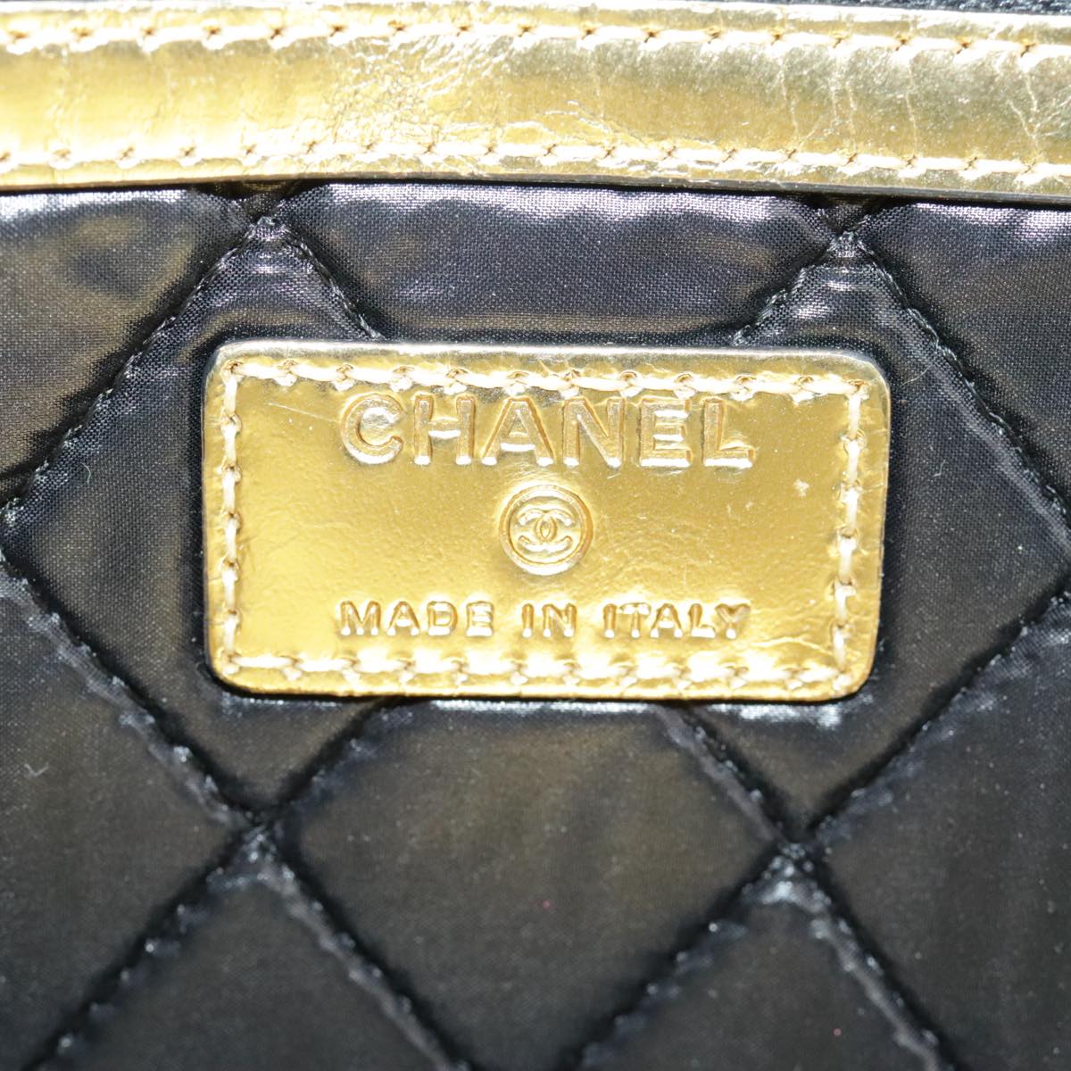 CHANEL Clutch Bag Leather Gold CC Auth 100730