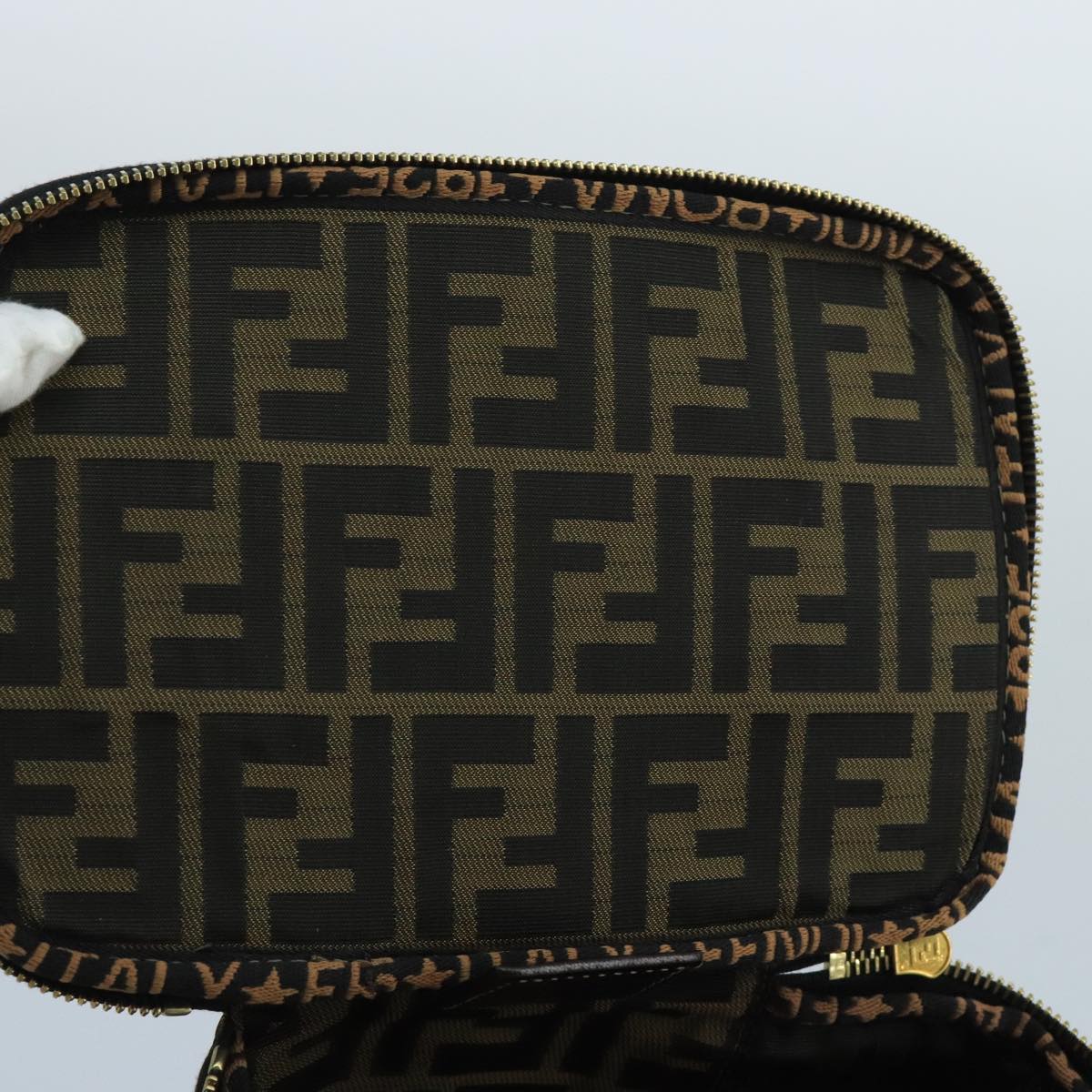 FENDI Zucca Canvas Vanity Pouch Brown Black gold Auth 100790