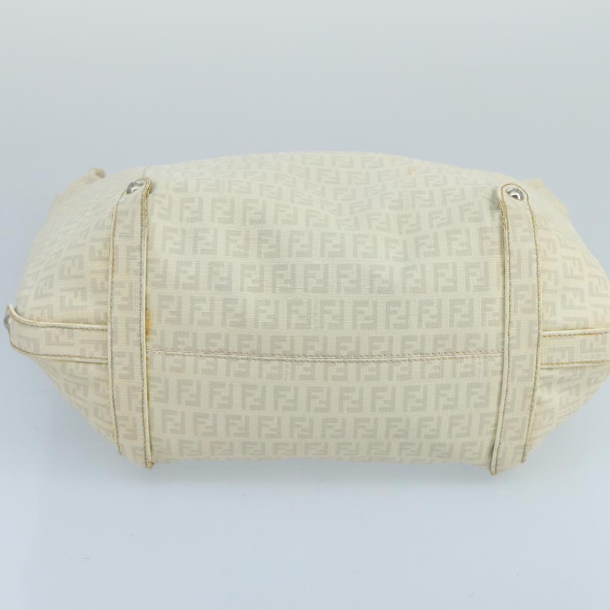 FENDI Zucchino Canvas Shoulder Bag White Auth 100795