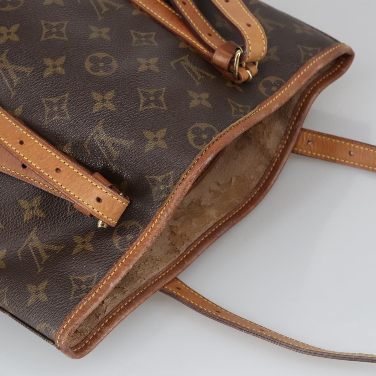 LOUIS VUITTON Monogram Bucket GM Shoulder Bag M42236 LV Auth 100825