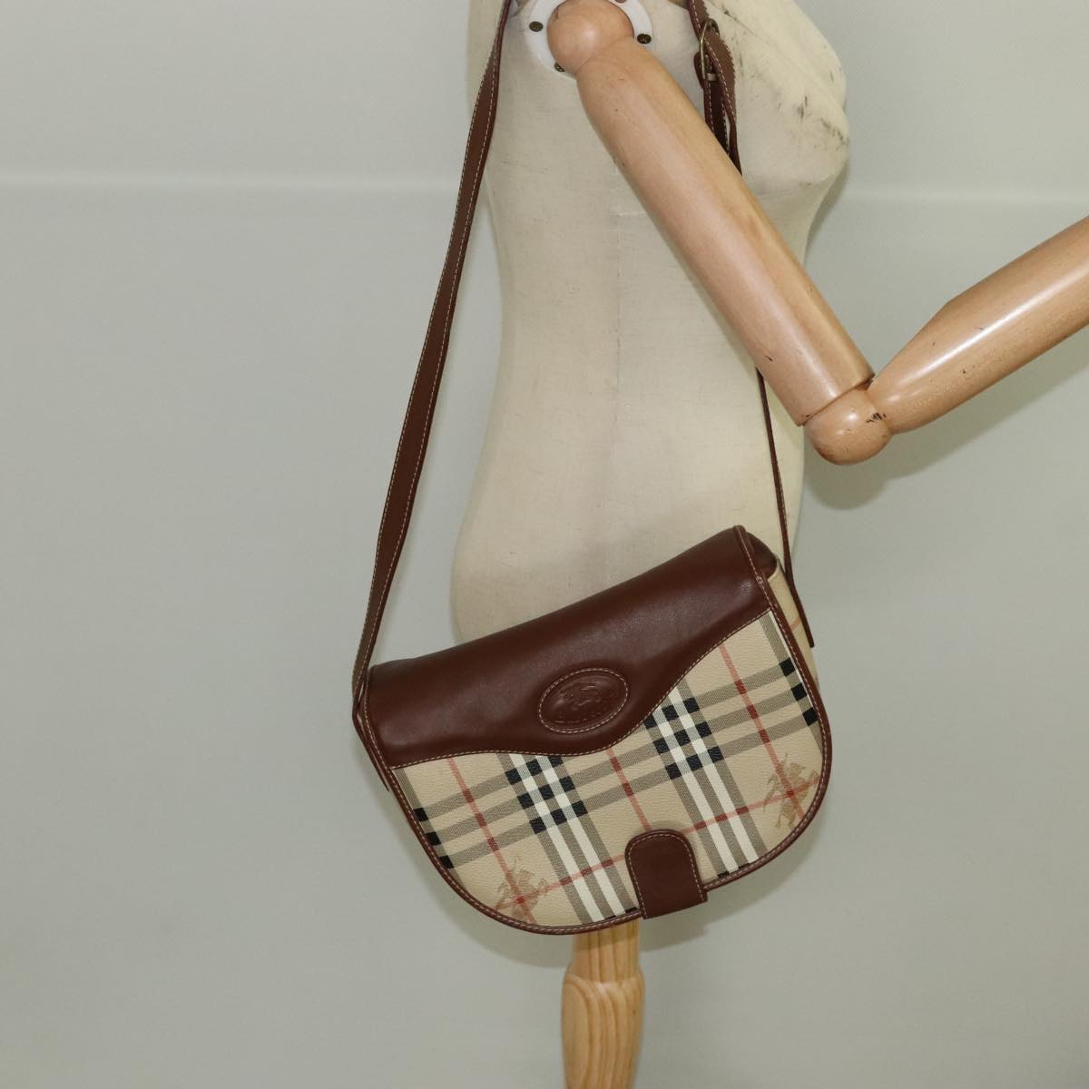 Burberrys Nova Check Shoulder Bag PVC Leather Beige Brown Gold Auth 100886