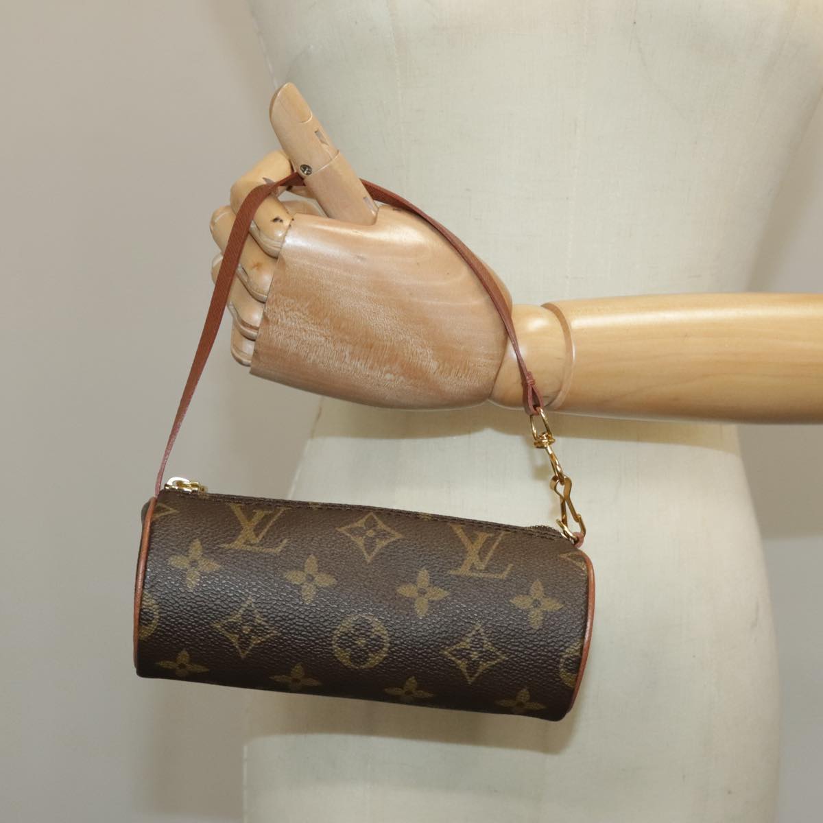 LOUIS VUITTON Monogram Papillon Pouch LV Auth 100966