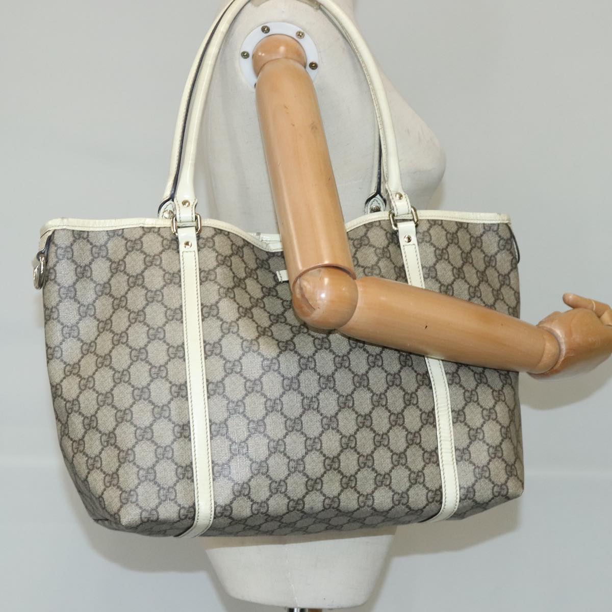 GUCCI GG Supreme Tote Bag PVC Leather Beige Gold 197953 Auth 101053