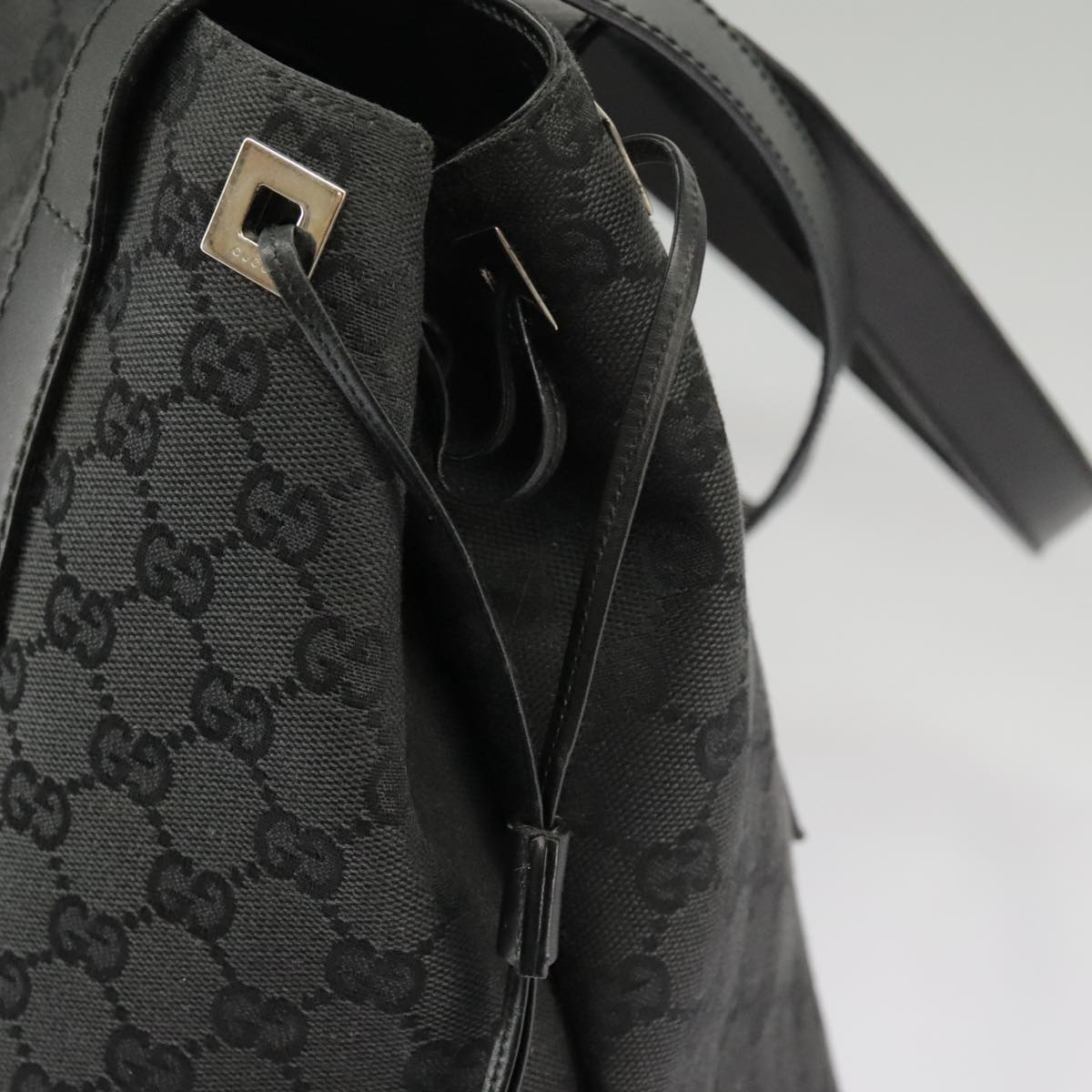 GUCCI GG Canvas Shoulder Bag Black 30501 Auth 101186