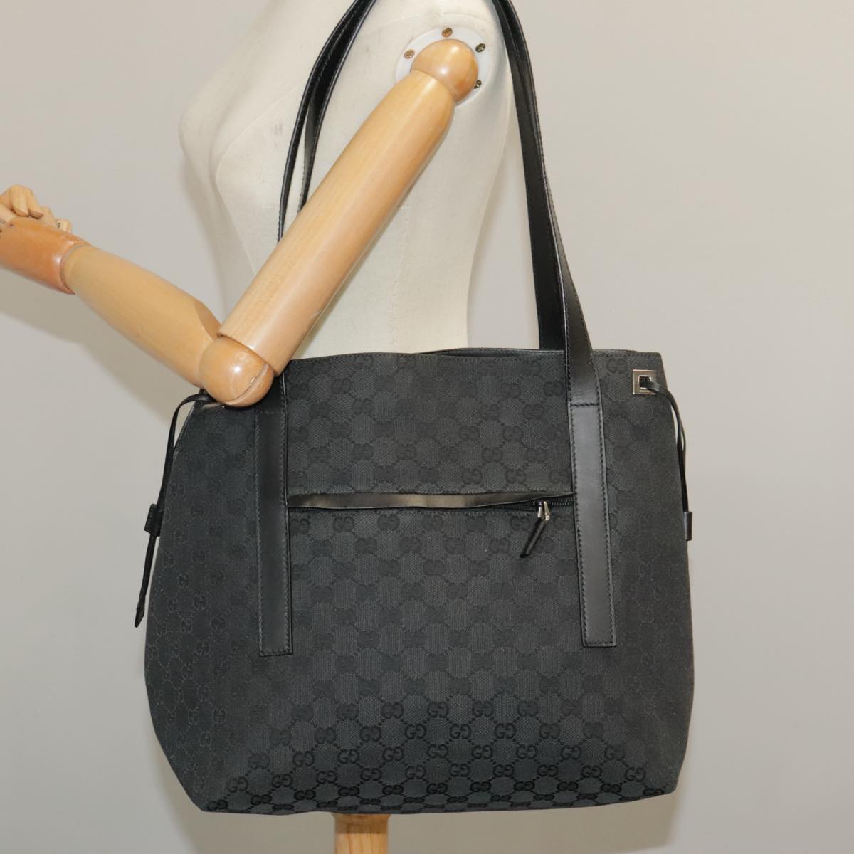 GUCCI GG Canvas Shoulder Bag Black 30501 Auth 101186