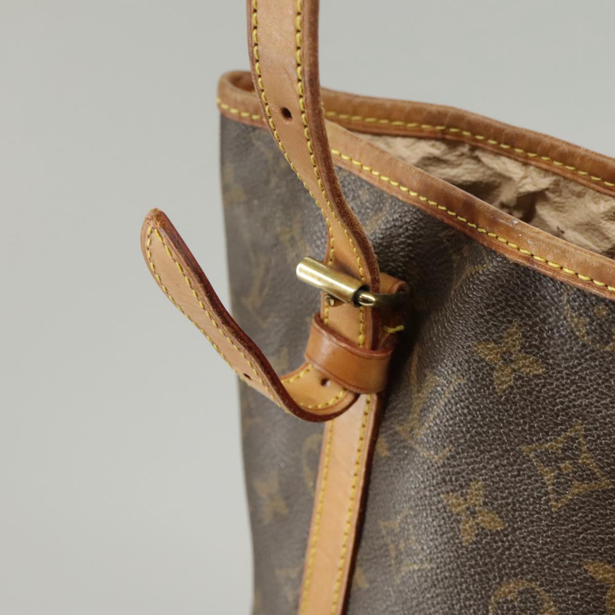 LOUIS VUITTON Monogram Bucket GM Shoulder Bag M42236 LV Auth 101212