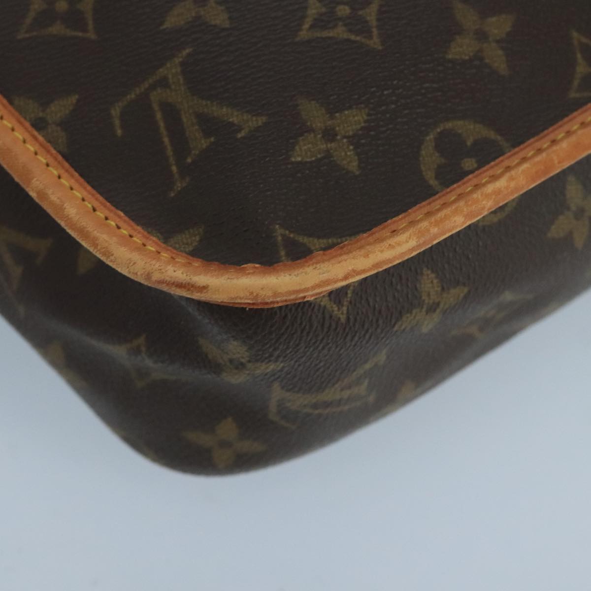 LOUIS VUITTON Monogram Gibeciere MM Shoulder Bag M42247 LV Auth 101252