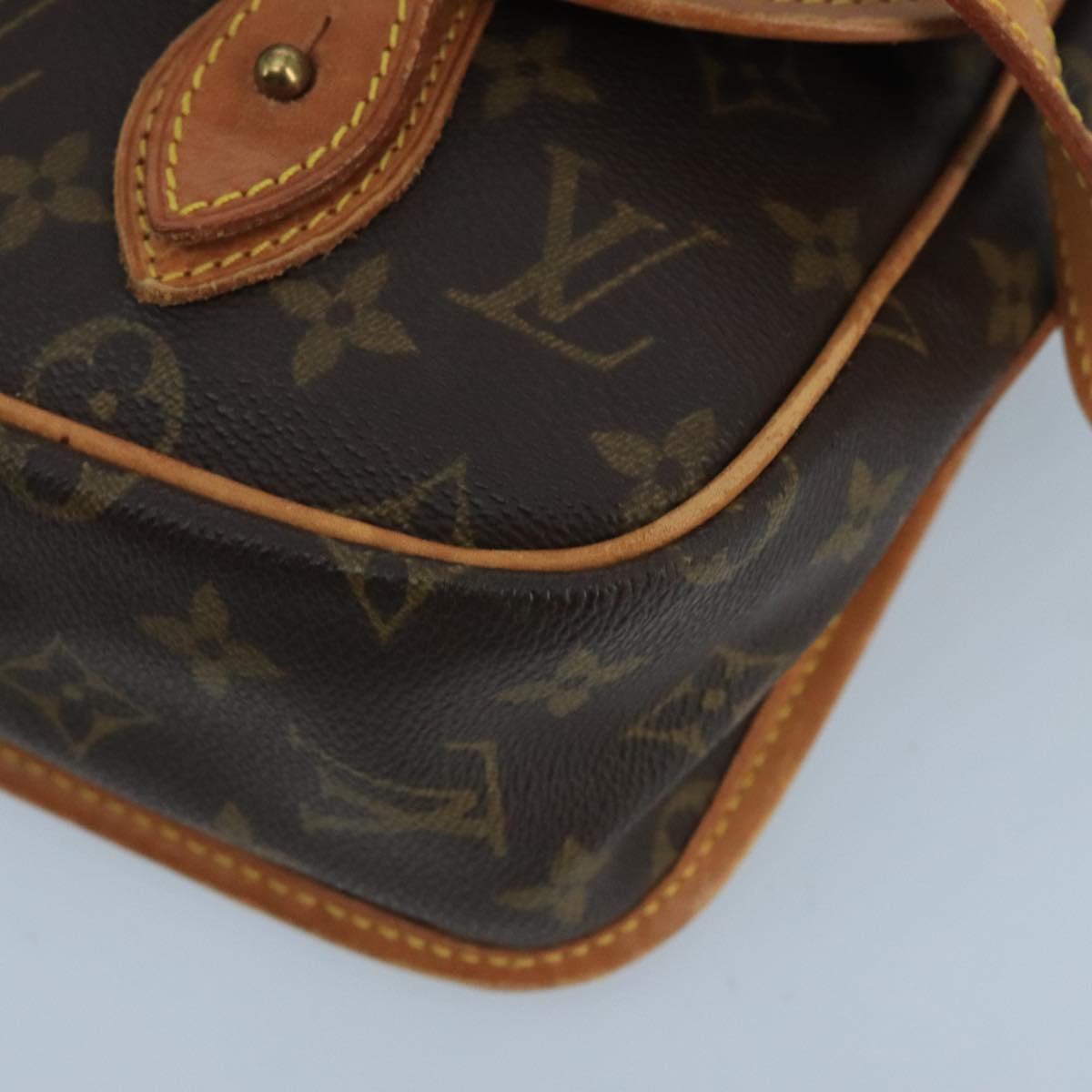 LOUIS VUITTON Monogram Gibeciere MM Shoulder Bag M42247 LV Auth 101252