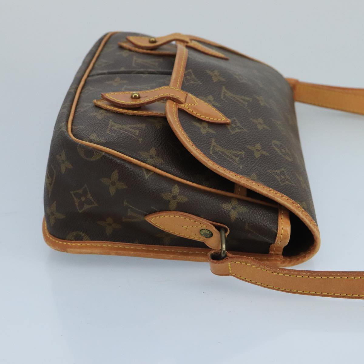 LOUIS VUITTON Monogram Gibeciere MM Shoulder Bag M42247 LV Auth 101252