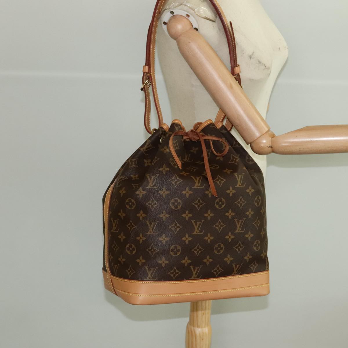 LOUIS VUITTON Monogram Noe Shoulder Bag M42224 LV Auth 101318SA