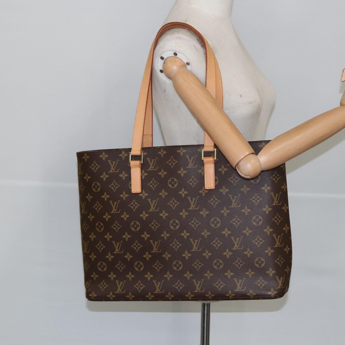 LOUIS VUITTON Monogram Luco Tote Bag M51155 LV Auth 101319SA