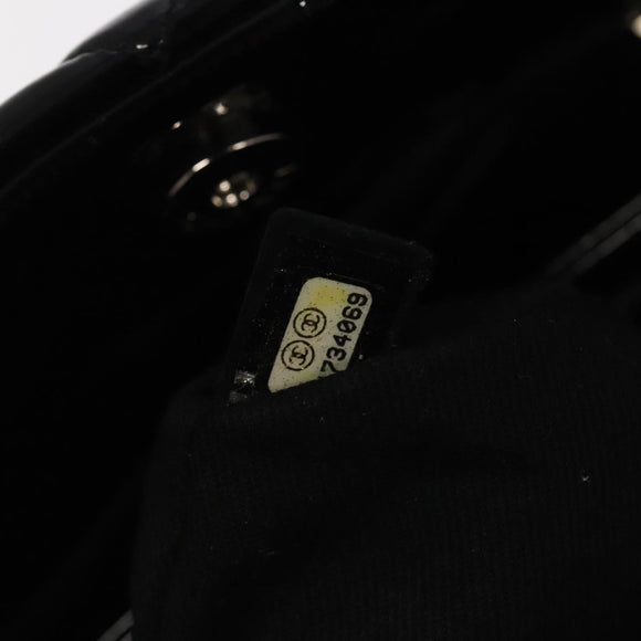 CHANEL Matelasse Chain Shoulder Bag Enamel Black CC Auth 101334AV