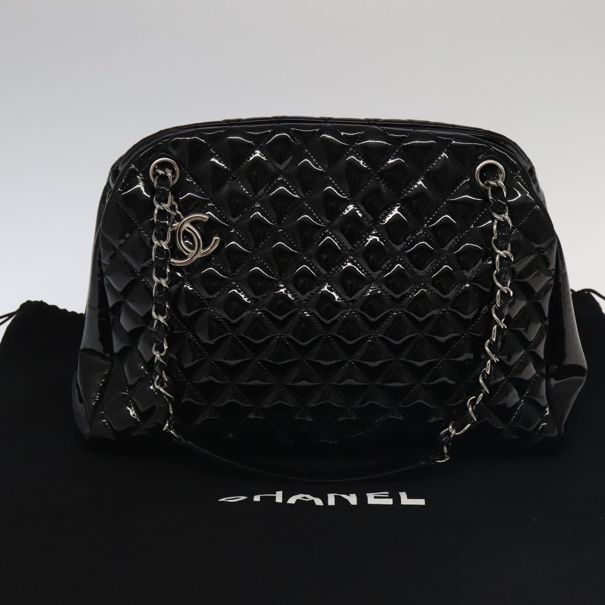 CHANEL Matelasse Chain Shoulder Bag Enamel Black CC Auth 101334A