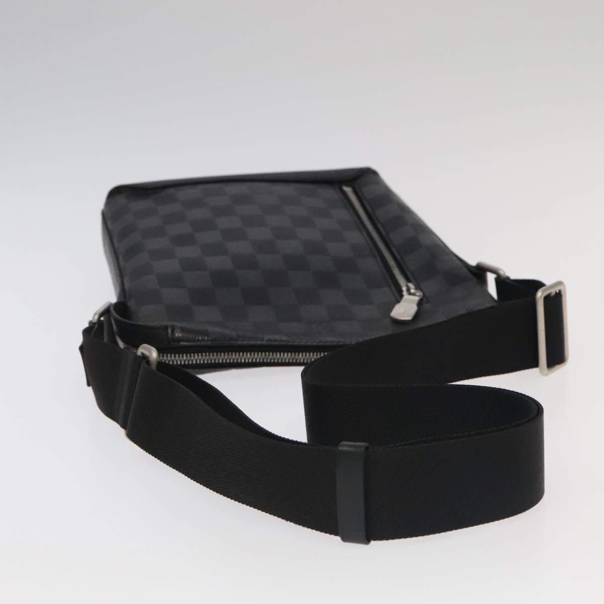 LOUIS VUITTON Damier Infini  Discovery Messenger PPM Onyx N40122 LV Auth 101346A