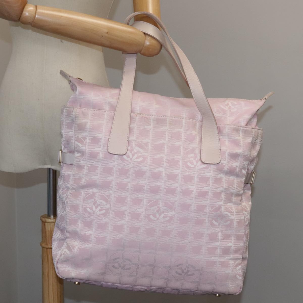 CHANEL New Travel Line Tote Bag Nylon Pink CC Auth 101354