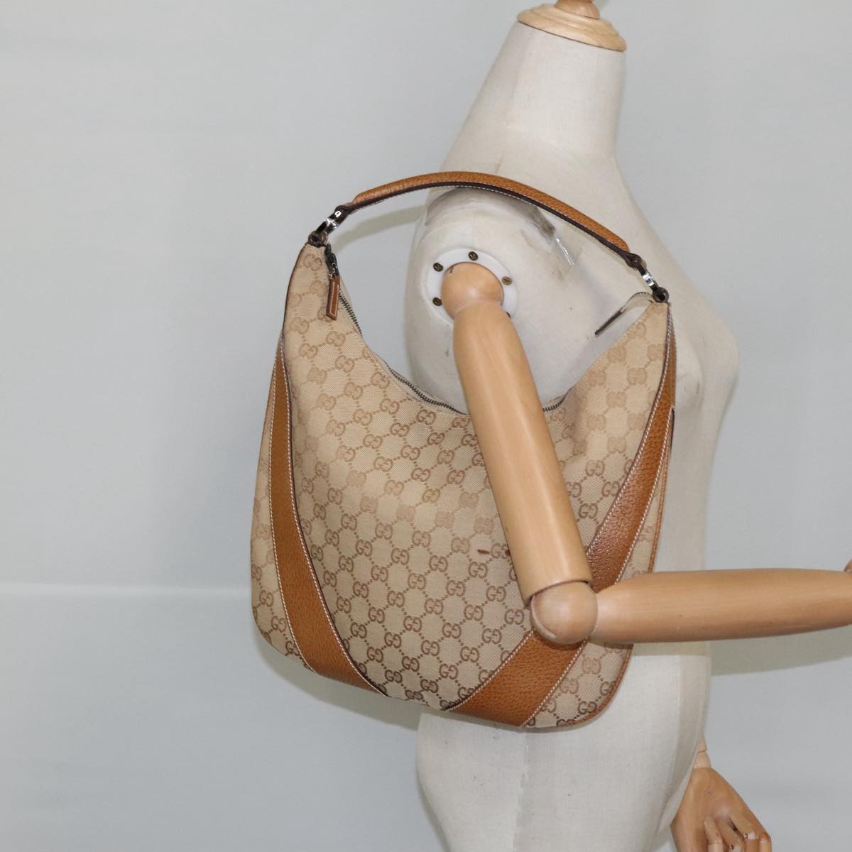 GUCCI GG Canvas Shoulder Bag Beige Silver 124357 Auth 102066