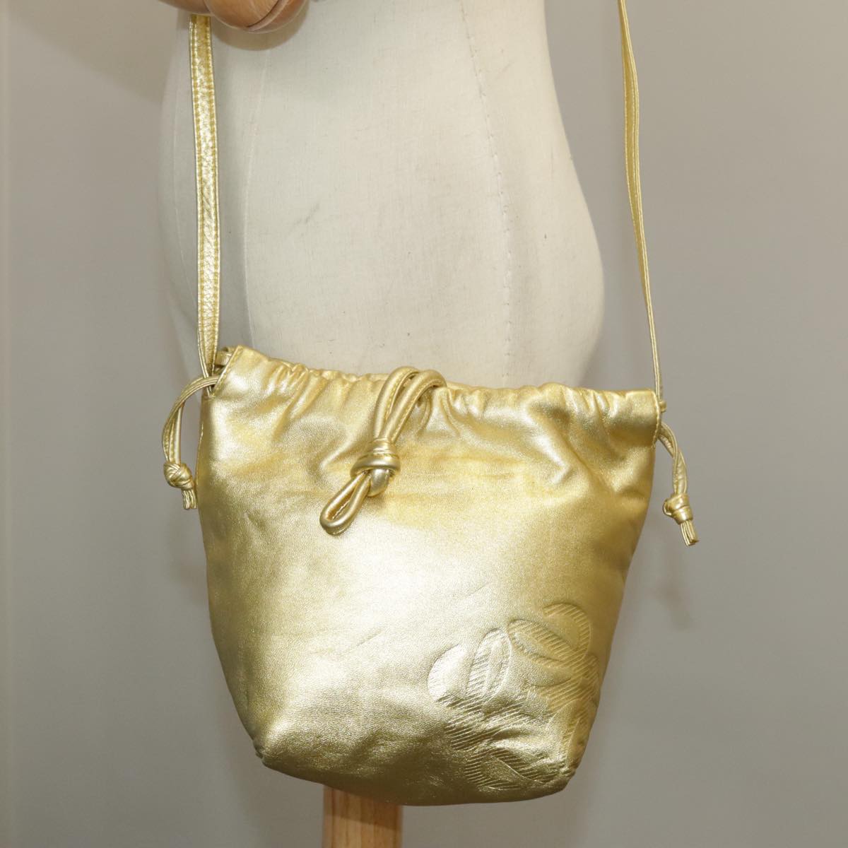 LOEWE Anagram Shoulder Bag Leather Gold Auth 102167