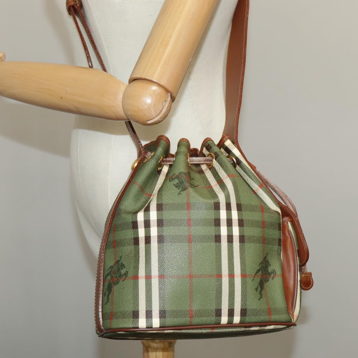 Burberrys Nova Check Shoulder Bag PVC Leather Green Gold Auth 102236