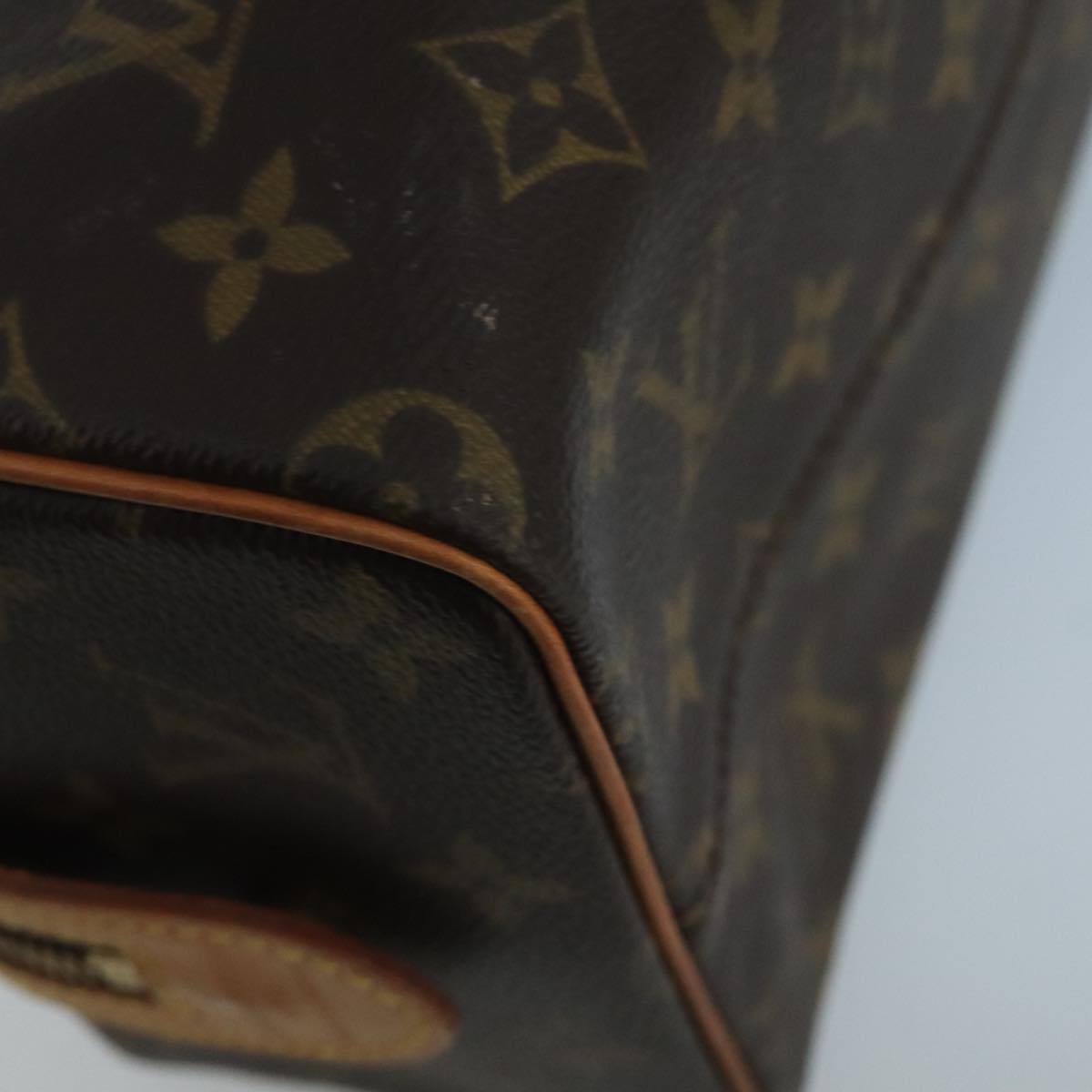 LOUIS VUITTON Monogram Trousse Patte Pression Cosmetic Pouch M47636 Auth 102339