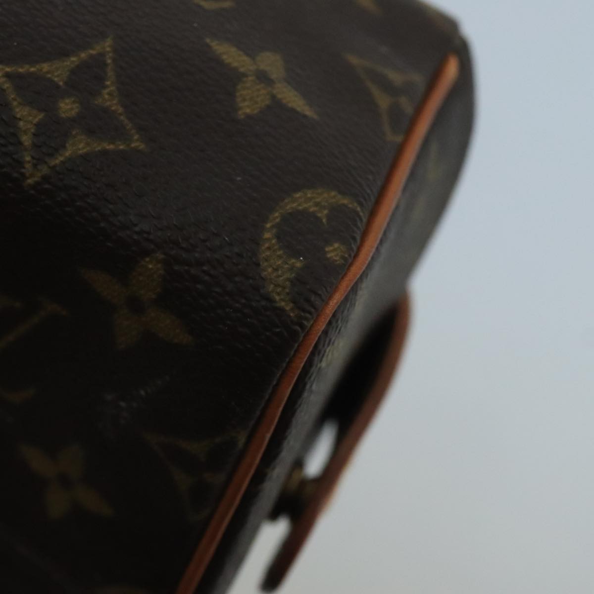 LOUIS VUITTON Monogram Trousse Patte Pression Cosmetic Pouch M47636 Auth 102339