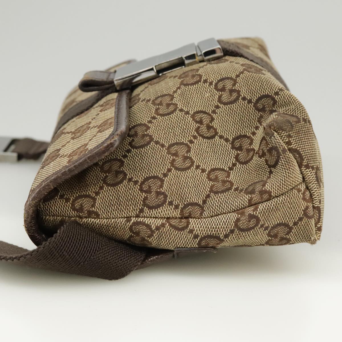 GUCCI GG Canvas Waist bag Beige Auth 102344