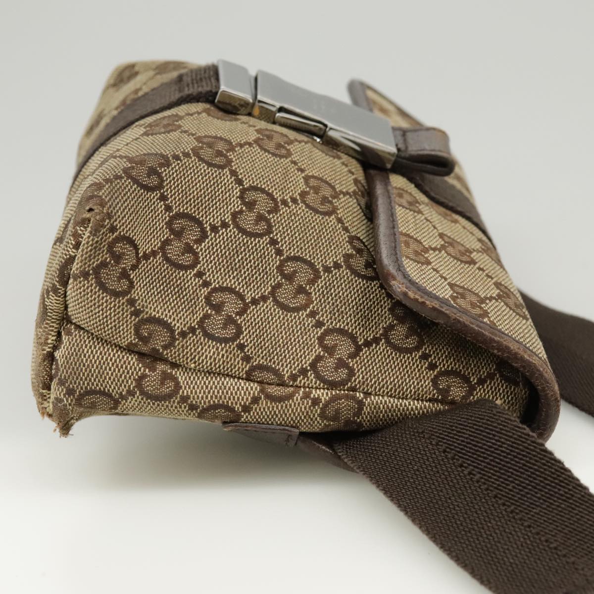 GUCCI GG Canvas Waist bag Beige Auth 102344